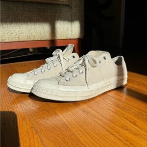 Chuck 70s in Cream Low Top